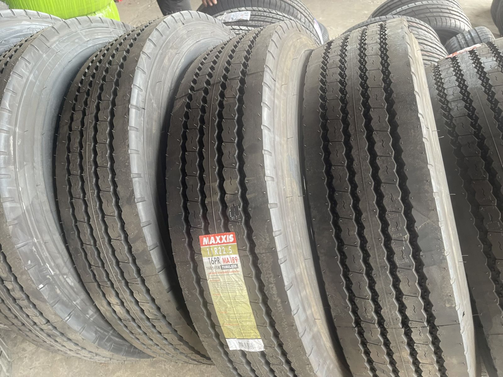 TRUNG TÂM PHÂN PHỐI LỐP XE ĐẮP, LỐP XE DÁN UY TÍN NHẤT BÌNH DƯƠNG